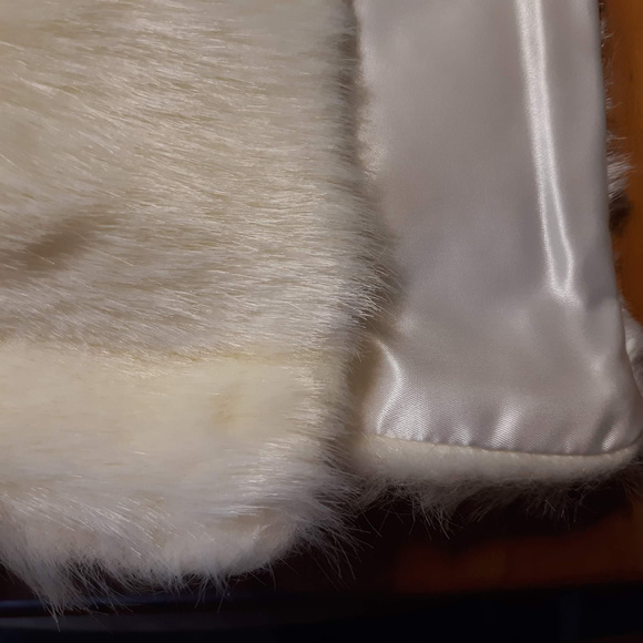 Faux Fur Accessories - Picture 2 of 5